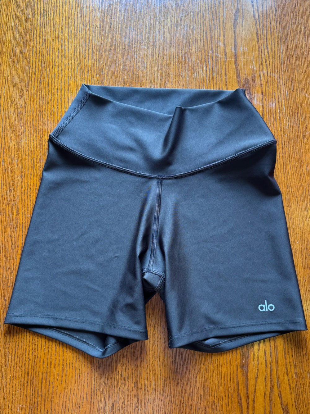 Alo Yoga Espresso 5” Airlift Energy Shorts